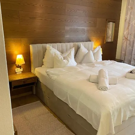 Han/Misafirhane 3-laenderblick *