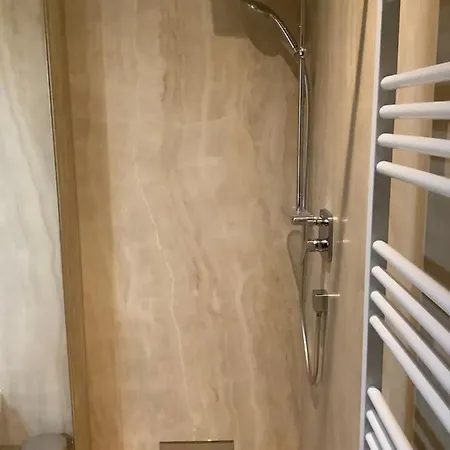 Han/Misafirhane 3-laenderblick *